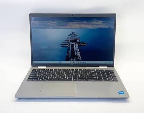  لپ تاپ Dell Latitude 5521 Core i7-11850H | رم 8 گیگ | SSD 256 گیگ